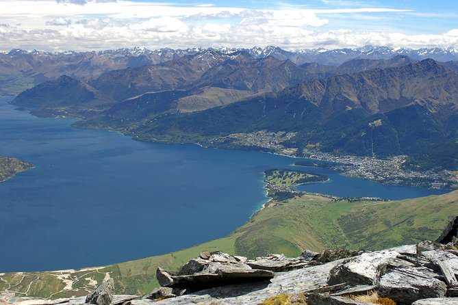 Queenstown Memories Helicopter Flight - The flight over Lake Wakatipu and the Remarkables