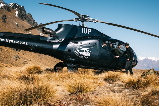 Queenstown Memories Helicopter Flight - Meeting Over the Top at Queenstown Airport
