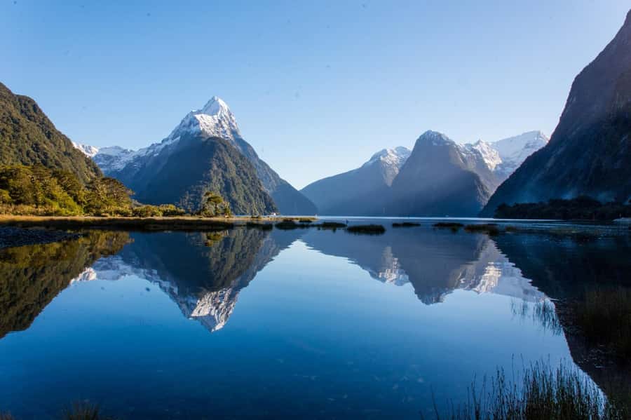 Queenstown: Milford Sound Cruise & Helicopter Alpine Tour - The first flight over Fiordland