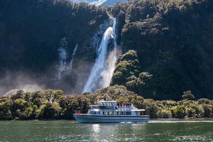 Queenstown: Milford Sound Cruise with Helicopter Transfer - Why the helicopter changes Milford Sound