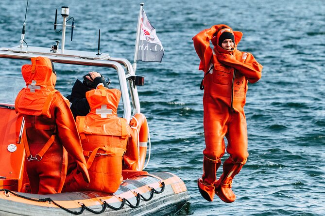 Redrib Boat and Helicopter Experience in Helsinki - An archipelago snack before the fast return