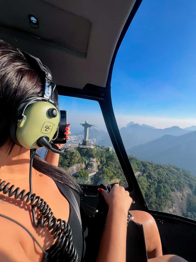 Rio de Janeiro: Helicopter Flight Christ the Redeemer 30 min - Leblon, Ipanema, and Arpoador from above