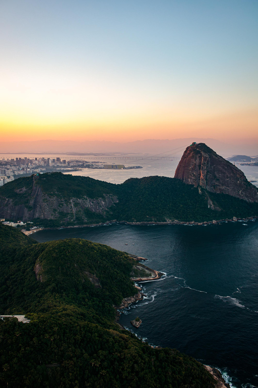 Rio de Janeiro: Helicopter Tour with an unforgettable view - Dois Irmãos, Leblon, and Ipanema