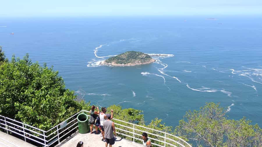 Rio de Janeiro: Sugar Loaf with Lunch and Helicopter Flight - Barbecue lunch between the major sights