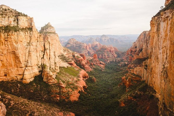 Sedona Helicopter Tour: Desert Thunder Tour - Secret Canyon and the rise to the Mogollon Rim