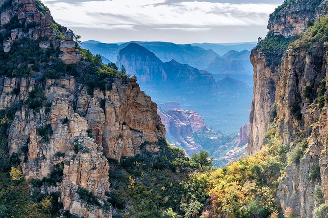 Sedona Helicopter Tour : Dust Devil Tour - Boynton Canyon and the ancient cliff dwellings