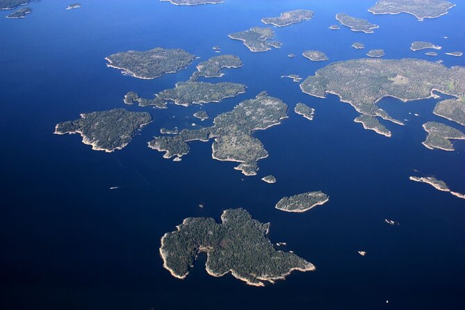Sightseeing Helicopter Tour in Helsinki 45 Minutes - Old neighborhoods, ferries, and the changing ice