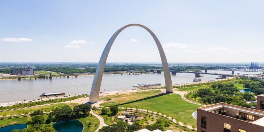 St. Louis Premium Driving Tour with Helicopter Ride & Cruise - Key points to know before booking