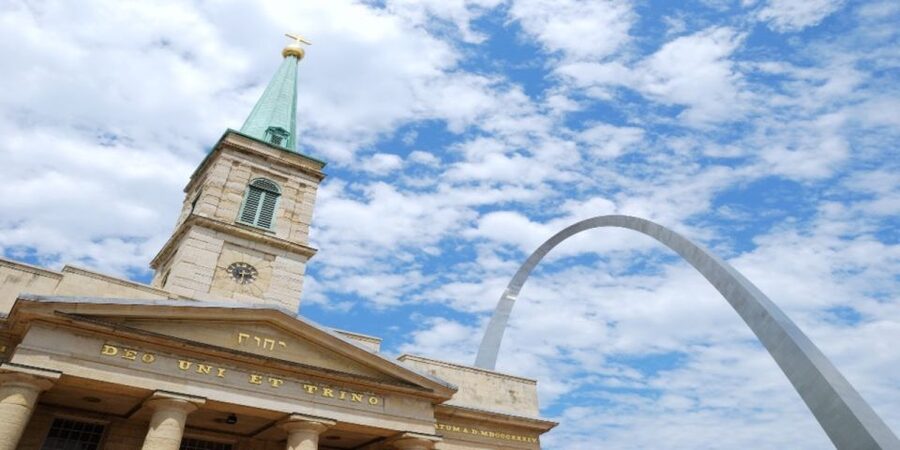St. Louis Premium Driving Tour with Helicopter Ride & Cruise - Cruising the Mississippi River