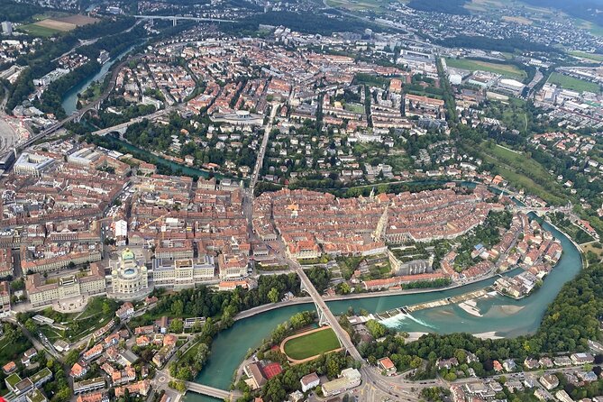 Swiss Capital city helicopter sightseeing tour - the ideal flight to see Berne - Old Bern and the Aare horseshoe