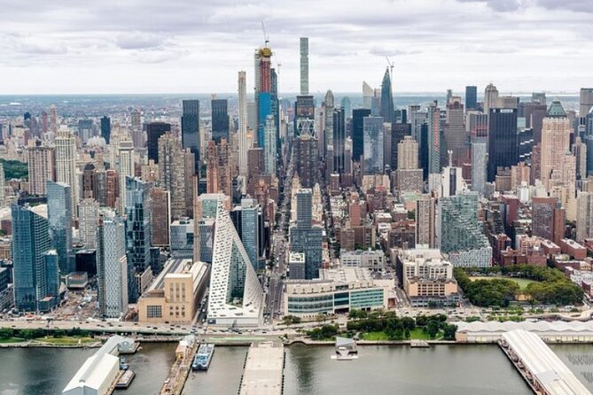 The Empire Helicopter Tour of New York - What you see during the 25 to 30-minute flight