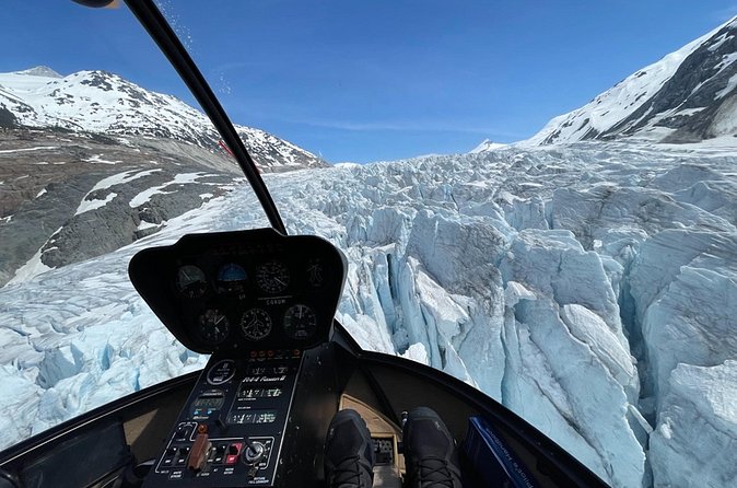 The Summit Helicopter Sightseeing Tour - Garibaldi Lake and the sweep of provincial park