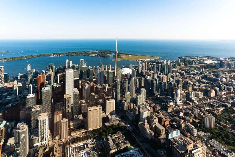 Toronto: City Sightseeing Helicopter Tour - Choosing between the 15-kilometer and 35-kilometer flights