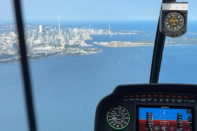 Toronto Skyline Helicopter Tour CN Tower Loop - The seven-minute briefing you should expect