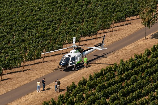Tour DeVine by Heli - Helicopter Wine Tour - Red Hills Market lunch in the middle of the day