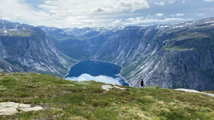 Trolltunga Helicopter & Waterfalss Sightseeing From Bergen - Skjervsfossen: a calm first waterfall stop