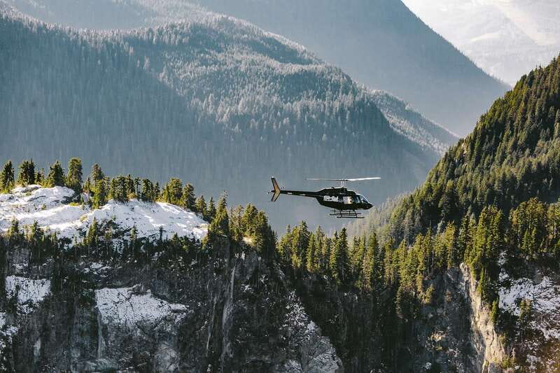 Vancouver: Coastal Mountain Landing Helicopter Tour - The 15-minute backcountry landing