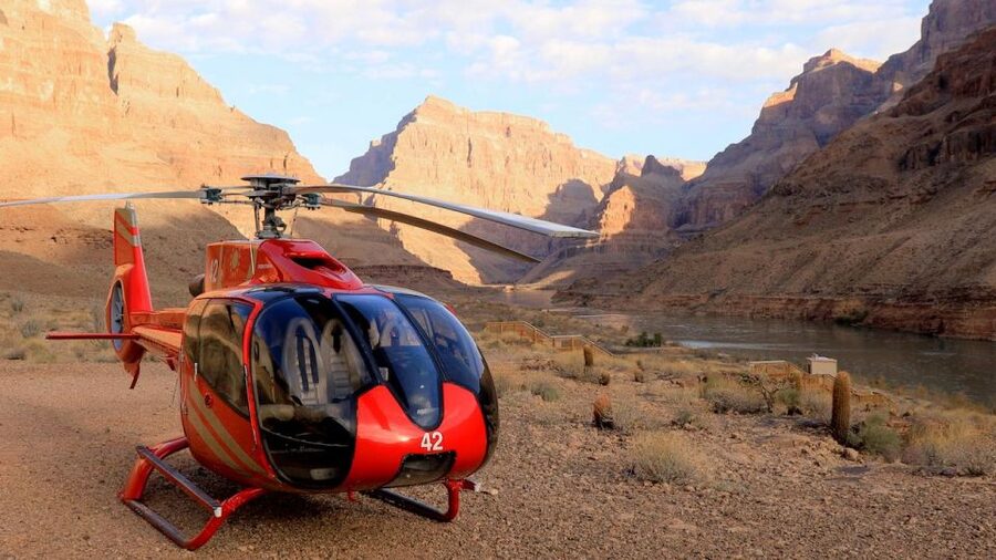Vegas: Grand Canyon Airplane, Helicopter and Boat Tour - From Las Vegas to Hoover Dam by small plane