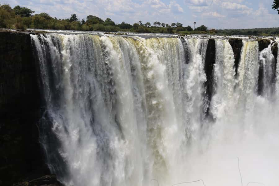 Victoria Falls Private Tour with Lunch & Helicopter Flight - What a private guide adds to the experience