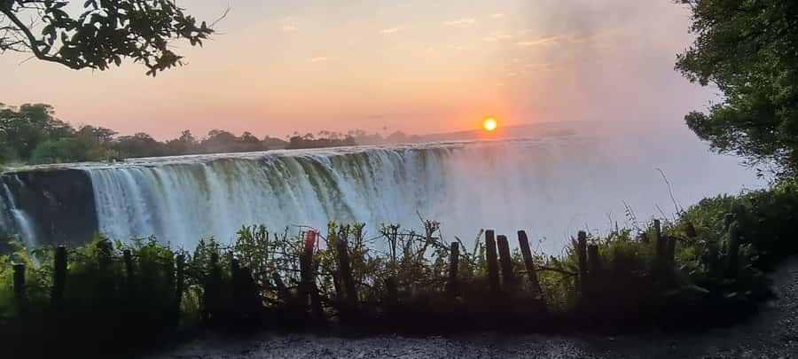 Victoria Falls Scenic Day Tour with Lunch & Helicopter Tour - The Curio Market and the Big Tree stop