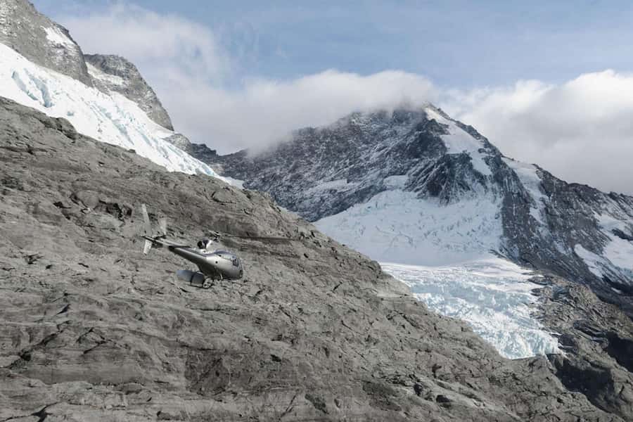 Wānaka: Heli Siberia Max - Helicopter Flight, Hike, Jet Boat - What to pack for this remote outing