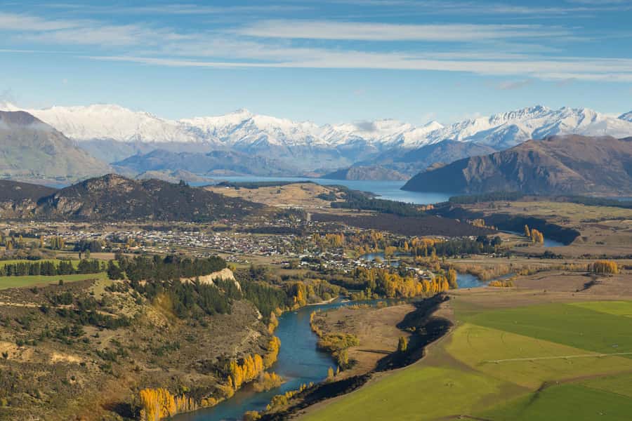 Wānaka: Scenic Helicopter Flight Wānaka Max - Standing above Lake Wānaka at Coromandel Peak